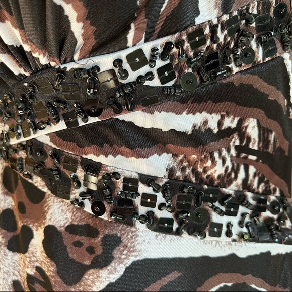 Le Chateau Stunning Animal Print Formal dress - Picture 5 of 14